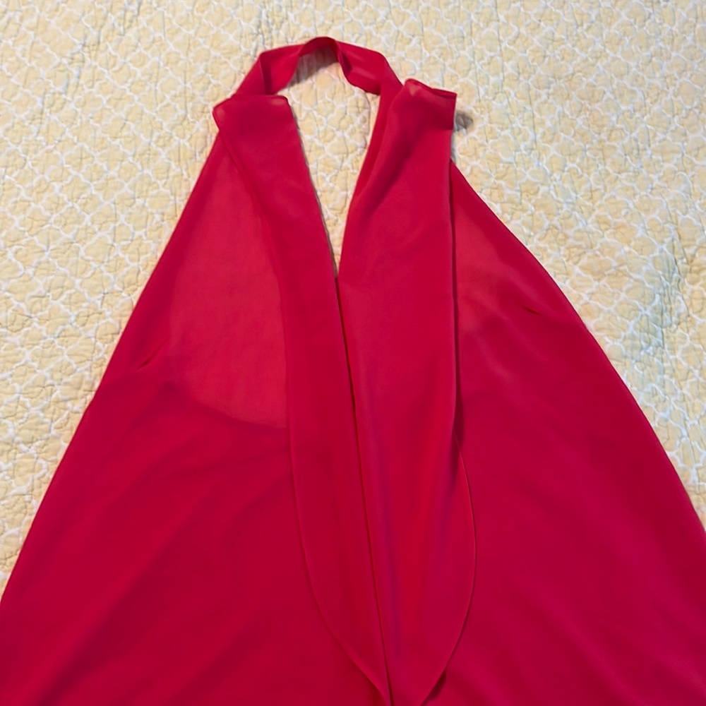 Sleeveless Around the neck top